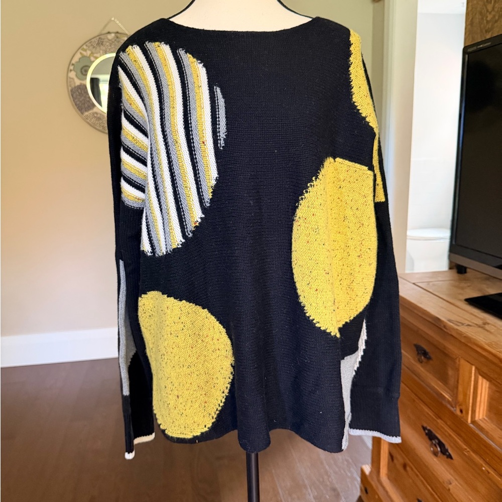 Chic Black and Yellow Abstract Sweater